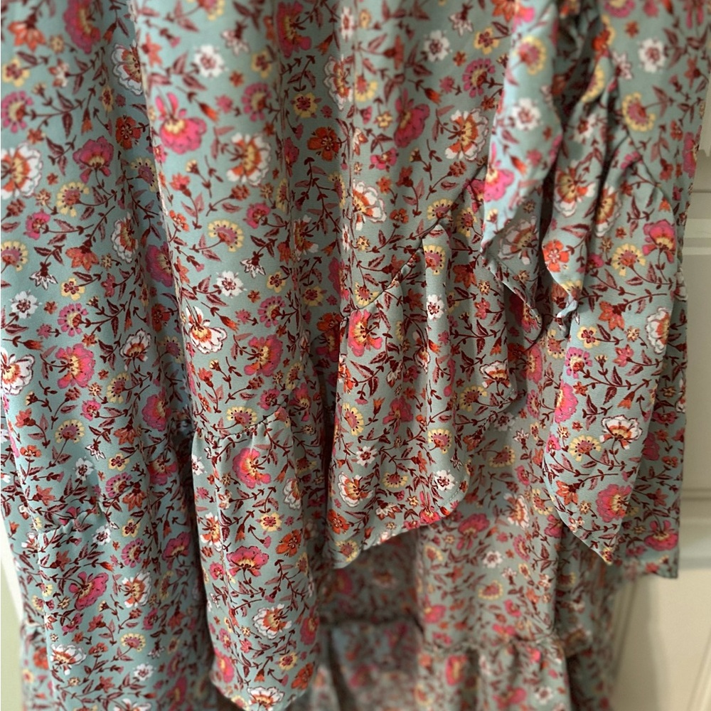Boho Maxi Dress
NWOT Tags- Worn Once
Fits like a Medium - Picture 8 of 11